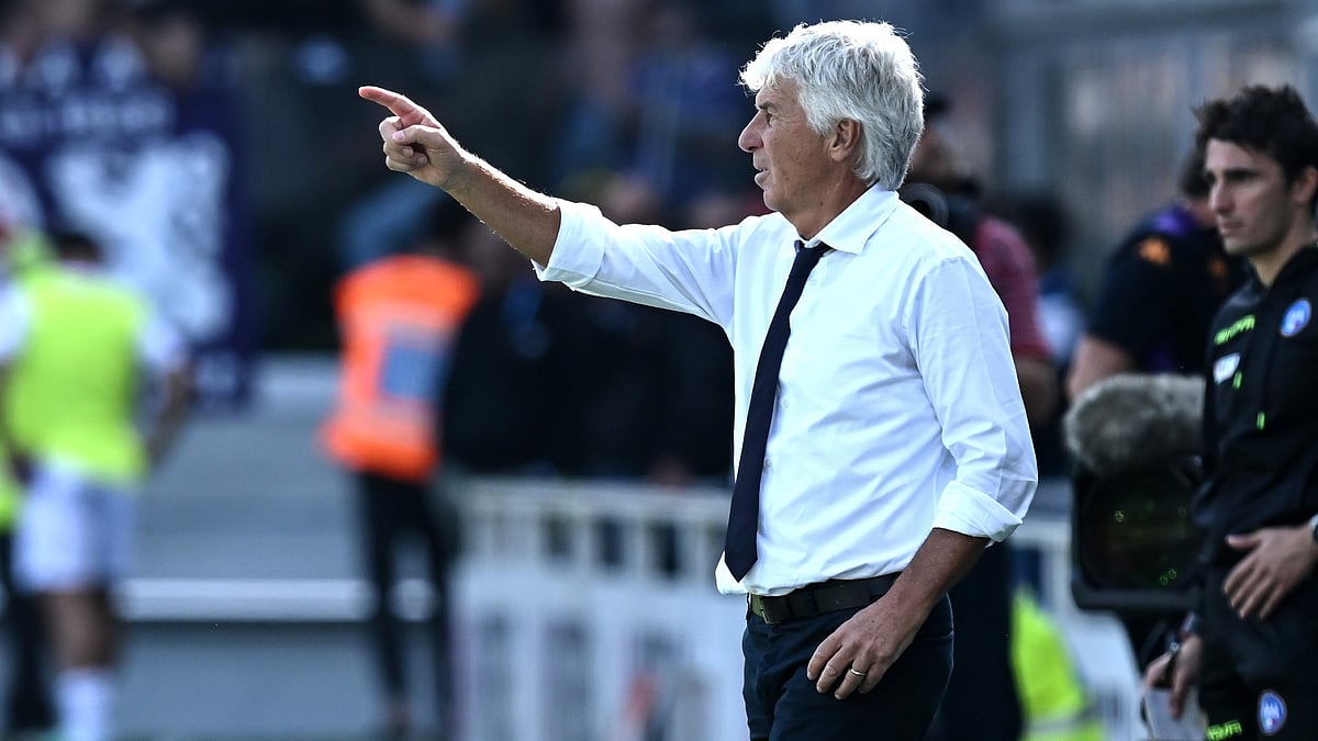 Gian Piero Gasperini looks on during Atalanta's win over Fiorentina