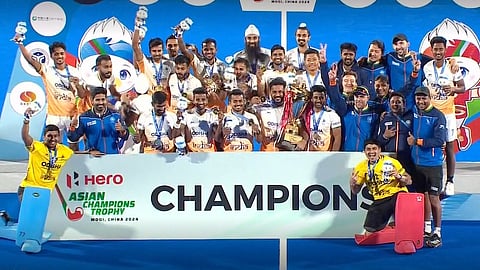 Indian hockey team celebrating the victory.