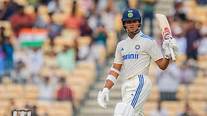 AP/R Senthilkumar : Yashasvi Jaiswal.