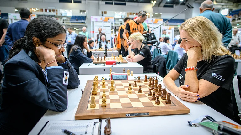 Indian Grandmaster R Vaishali lost to Poland's Monika Socko at the FIDE Chess Olympiad 2024 round 8 in Budapest on Thursday (September 19). - FIDE/Michał Walusza