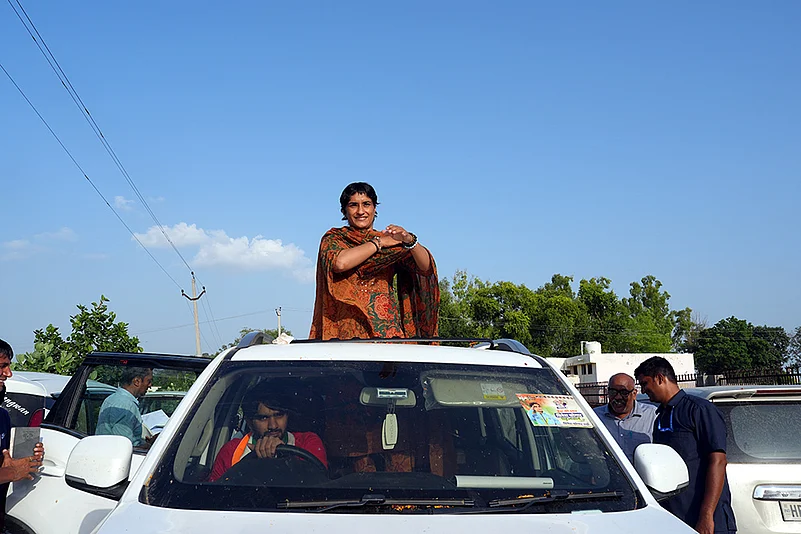 Olympic Wrestler Vinesh Phogat Campaigns for 2024 Haryana polls in Julana constituency_3