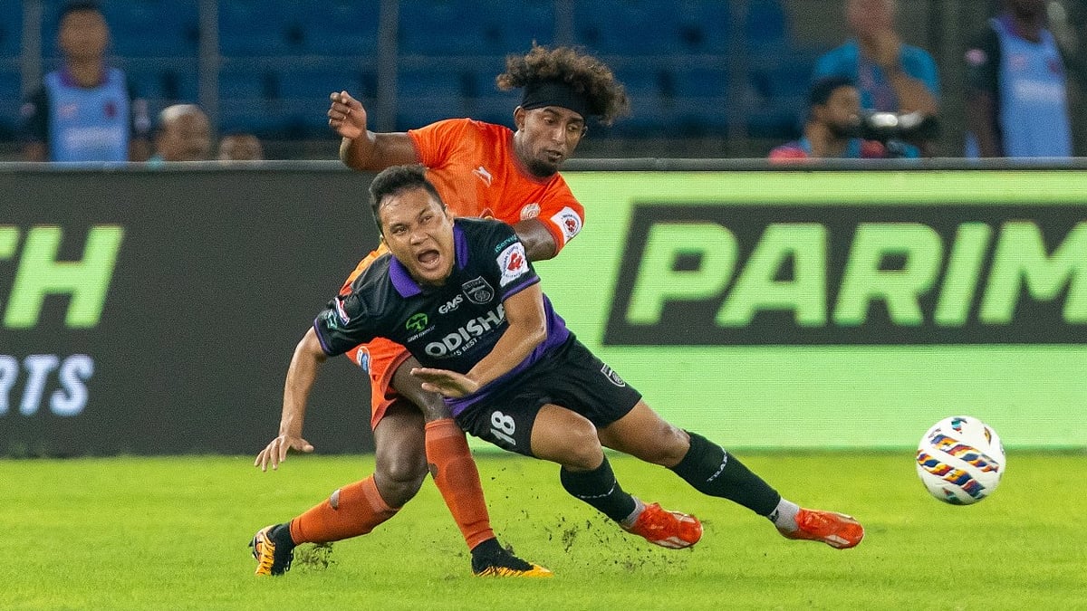 Jerry Lalrinzuala (Odisha FC), Leon Augustine (Punjab FC) in ISL 2024-25. - Photo: ISL