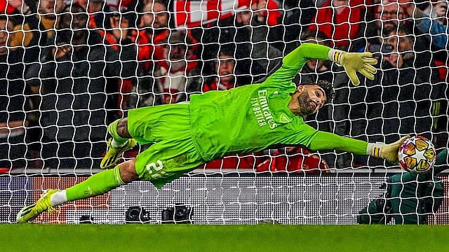 Arsenal 0-0 Atalanta: David Raya's Stunning Double Save Rescues Gunners | Watch