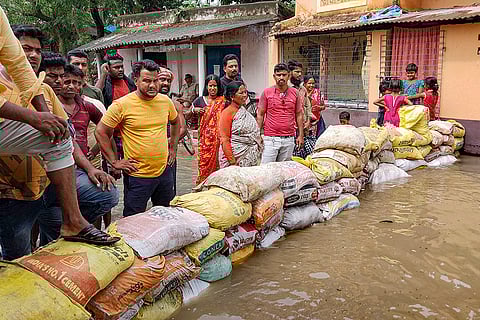 Bengal floods: Kuye river barrage broke due to heavy rain, in Birbhum