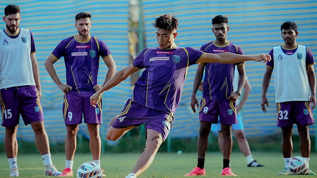 X/Kerala Blasters : Kerala Blasters' players train ahead of their Indian Super League 2024-25 match against East Bengal in Kochi.