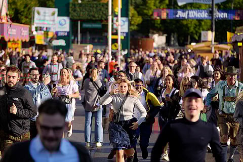 Oktoberfest Opening: People run to enter the 189th 'Oktoberfest' beer festival