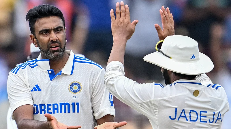 Ravichandran-Ashwin-India-Bangladesh-1st-Test