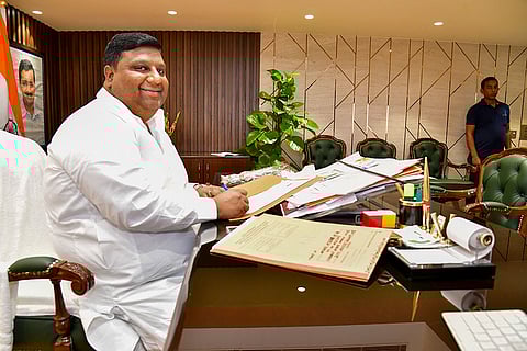 Imran Hussain takes charge as Delhi minister