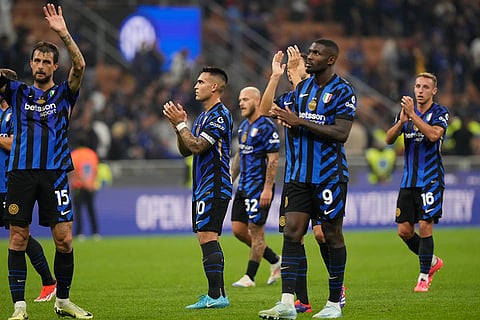Serie A Soccer, Inter Milan Vs AC Milan:  Inter Milan's players applaud to fans