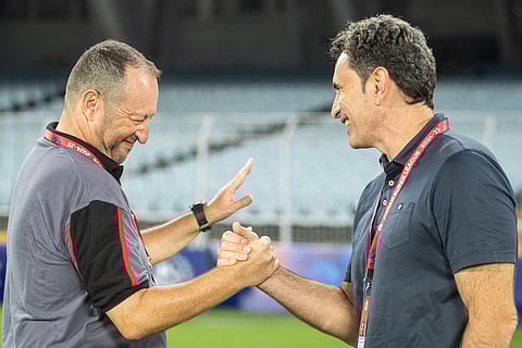 Juan Benali (NorthEast United head coach) and Jose Molina (Mohun Bagan head coach)