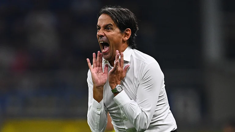 Simone Inzaghi screams at his Inter players - null
