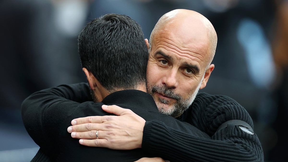 David James described Arsenal as an "annoying fly" in their rivalry with Manchester City - null