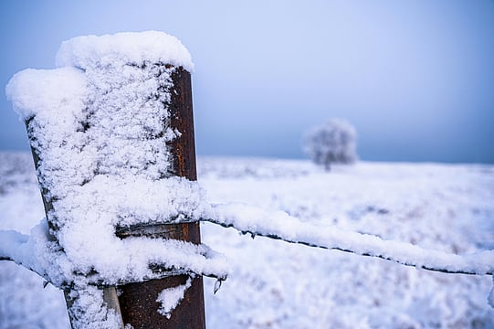 Late Snowstorms Hit Coastal South Africa: 2 Dead, Major Highways Closed, Flooding Risks Loom
