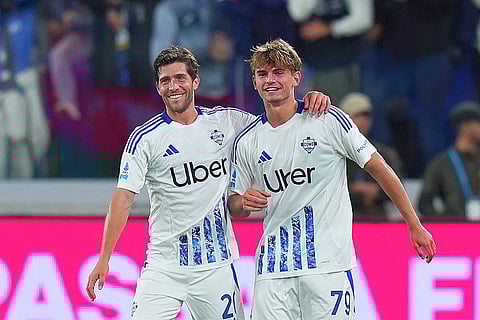 Serie A 2024-25, Atalanta vs Como: Como's Nico Paz, right, and Sergi Roberto celebrate after Paz scored a goal