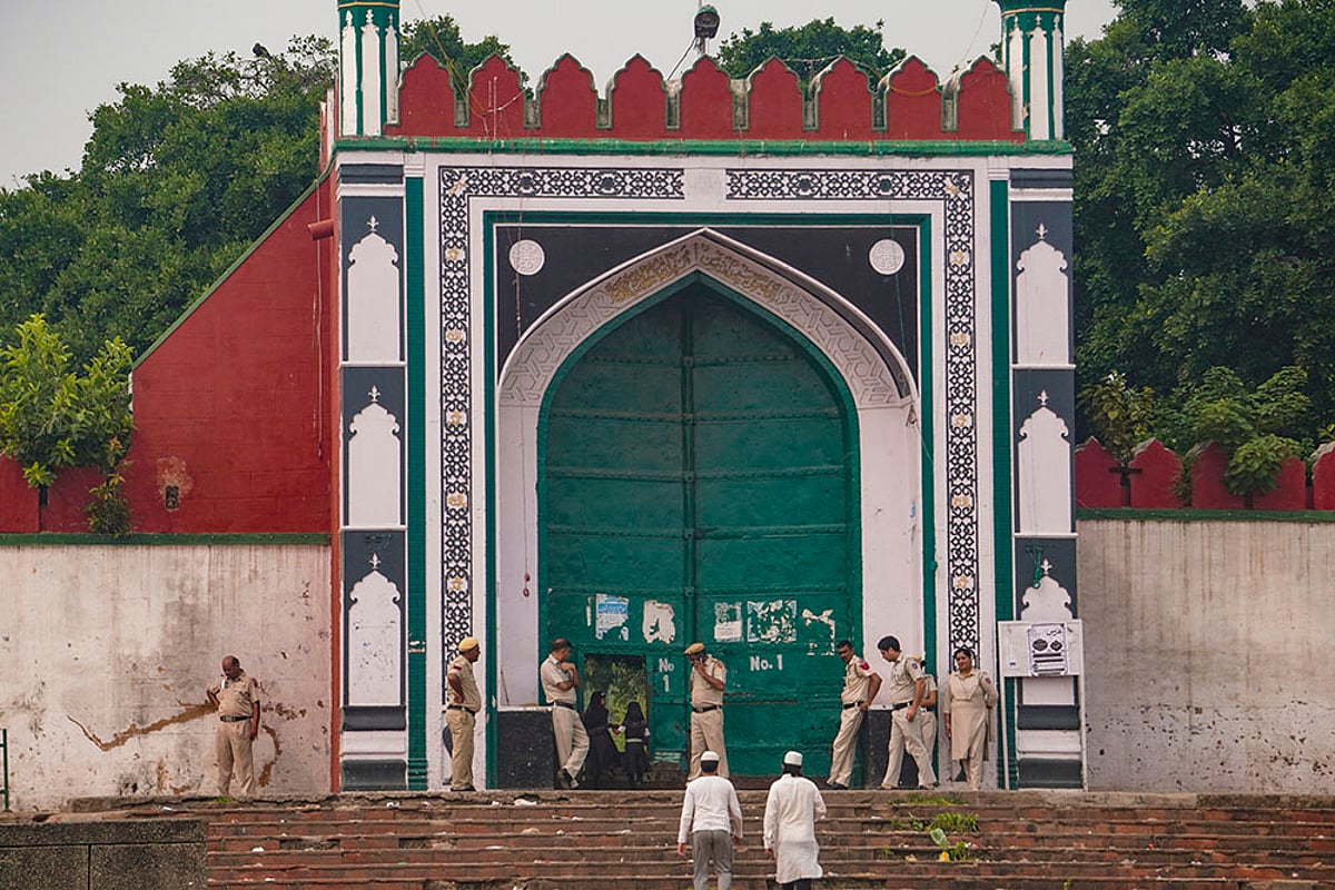Security at Shahi Idgah Park at Sadar Bazar, in New Delhi