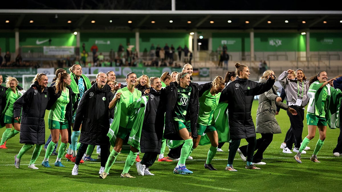 Wolfsburg Clinch Women's Champions League Group Stage Spot In Style