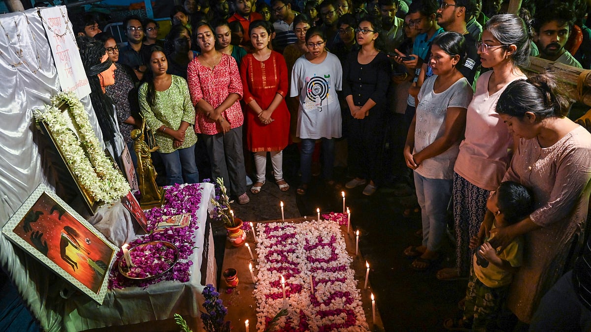 PTI : Junior doctors of RG Kar Medical College and Hospital pay tribute to the trainee doctor who was allegedly raped and murdered, in Kolkata, Tuesday, Sept. 24, 2024.