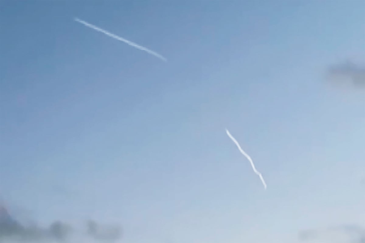 Traces of attacking air missile seen in the air in Tel Aviv |  - AP