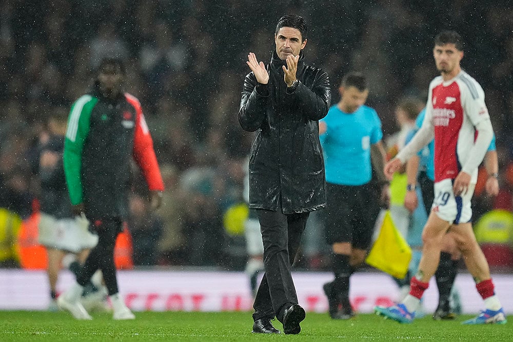 | Photo: AP/Kirsty Wigglesworth : EFL Cup, Arsenal vs Bolton Wanderers: Arsenal's manager Mikel Arteta gestures after the match