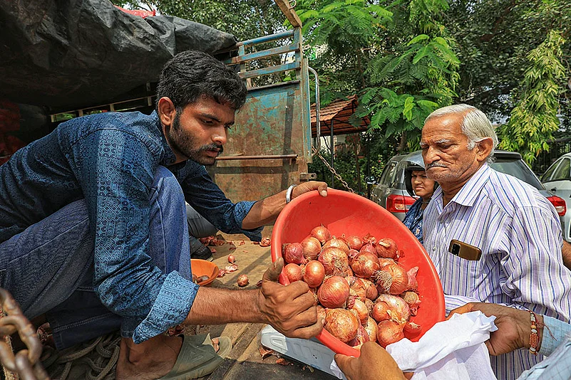 NCCF provide onions at subsidised rate in Jaipur