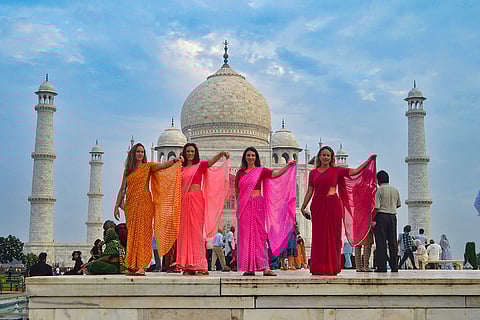 Tourists at Taj Mahal