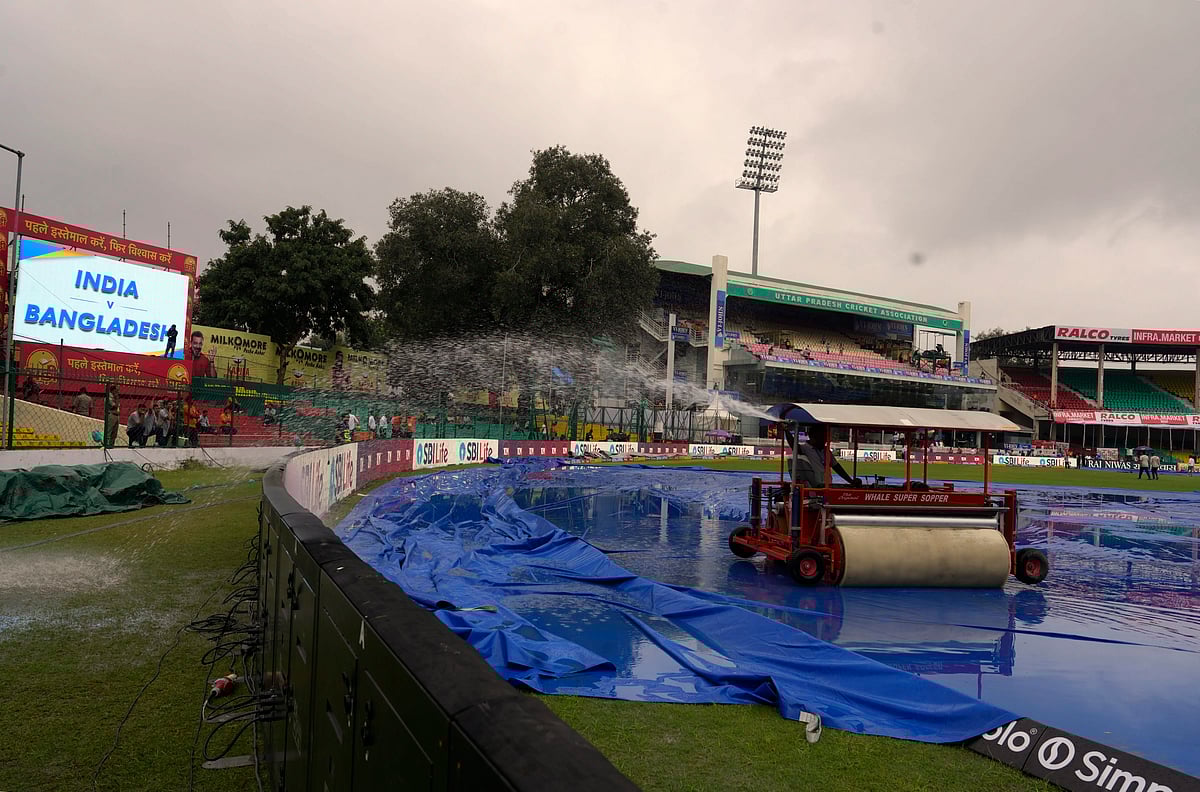 India-vs-bangladesh-kanpur-monkey