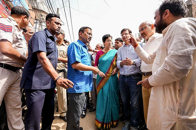 Delhi Chief Minister Atishi and Kejriwal inspect road in Delhi