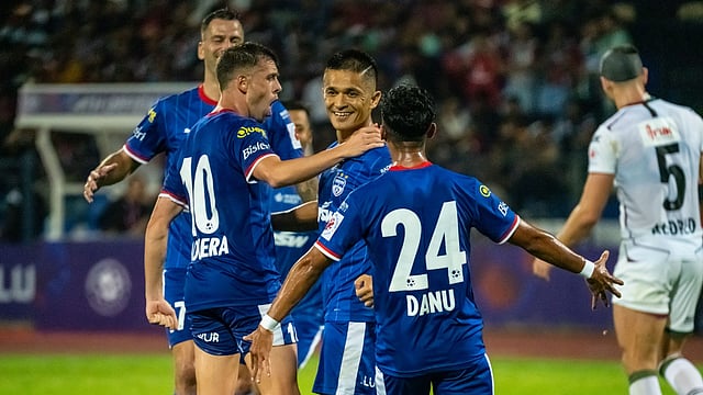 ISL: Sunil Chhetri Creates History As Bengaluru FC Beat Mohun Bagan 3-0 To Continue Unbeaten Run