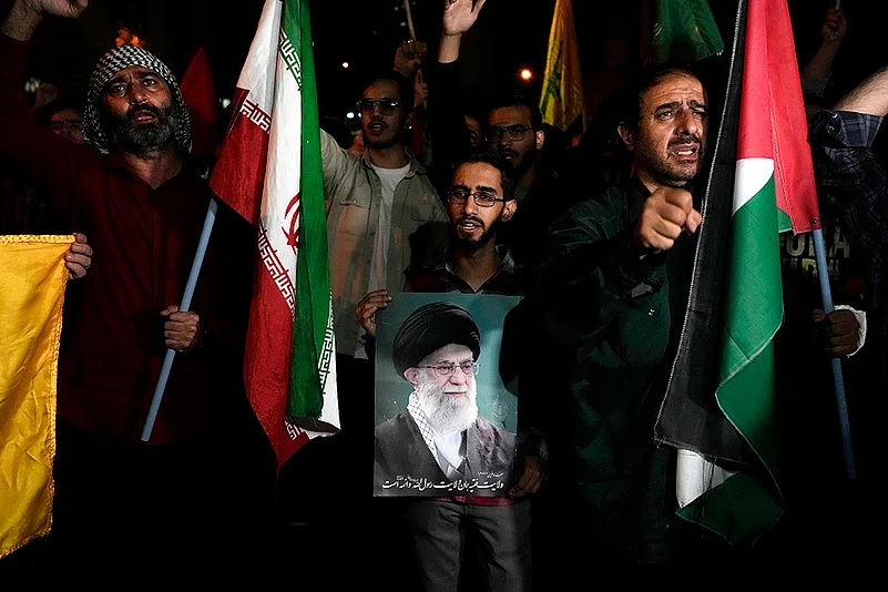 Israel Hezbollah war Israeli airstrikes in Beirut_11