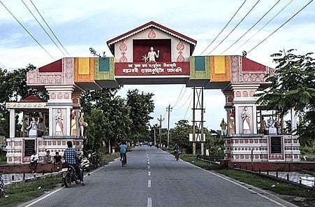 Assam's Sualkuchi Wins 'Best Tourism Village' Award For Craftsmanship