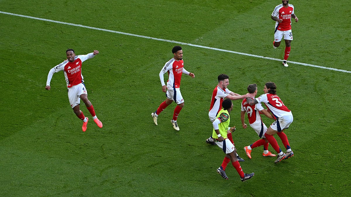 Arsenal scored twice in injury-time to beat Leicester 4-2 at the Emirates - null