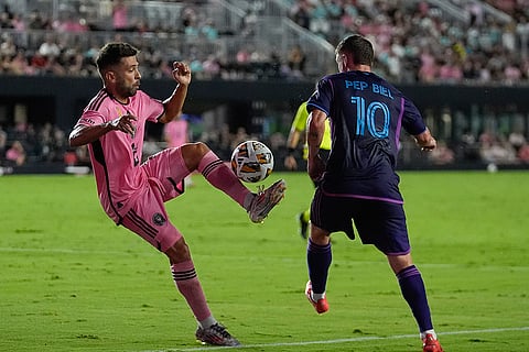 MLS, Inter Miami vs Charlotte FC: Inter Miami defender Jordi Alba (18) controls the ball under pressure from Charlotte FC midfielder Pep Biel