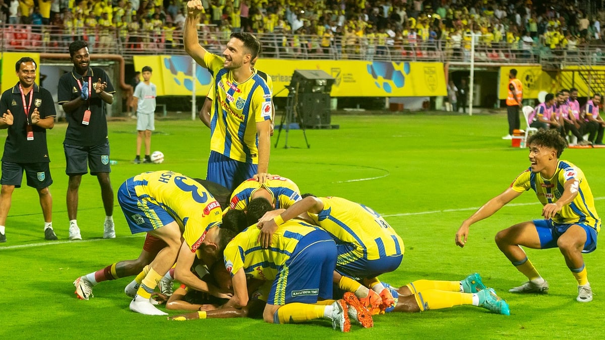 ISL | FSDL  : Kerala Blasters in ISL action