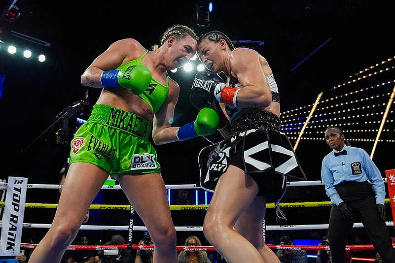 Womens WBO welterweight title boxing Sandy Ryan vs Mikaela Mayer Boxing Photo gallery_3