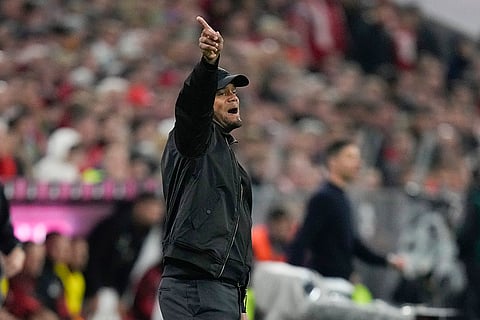 Bundesliga, Bayern Munich vs Leverkusen: Bayern's head coach Vincent Kompany gives directions to his players
