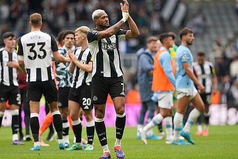 EPL 2024-25, Newcastle vs Manchester City: Newcastle United's Joelinton, center, applauds the fans at the end of the match