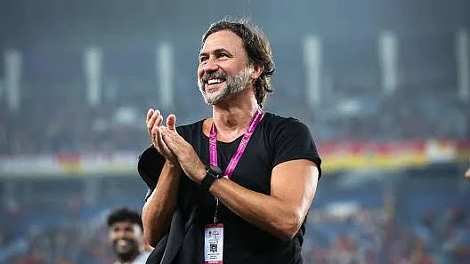 carles cuadrat X debdut