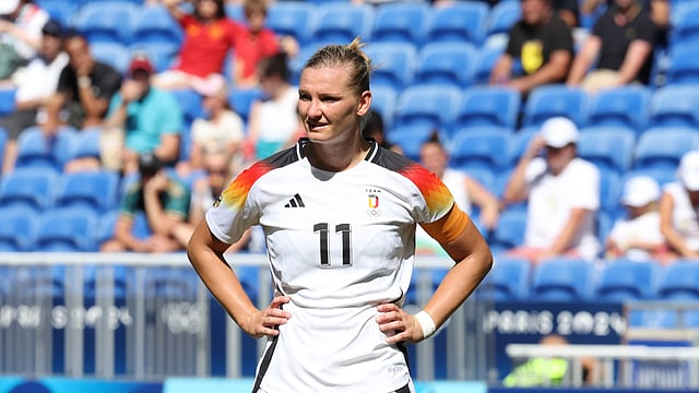 Germany's Alexandra Popp To Bring Curtain Down On Illustrious International Career