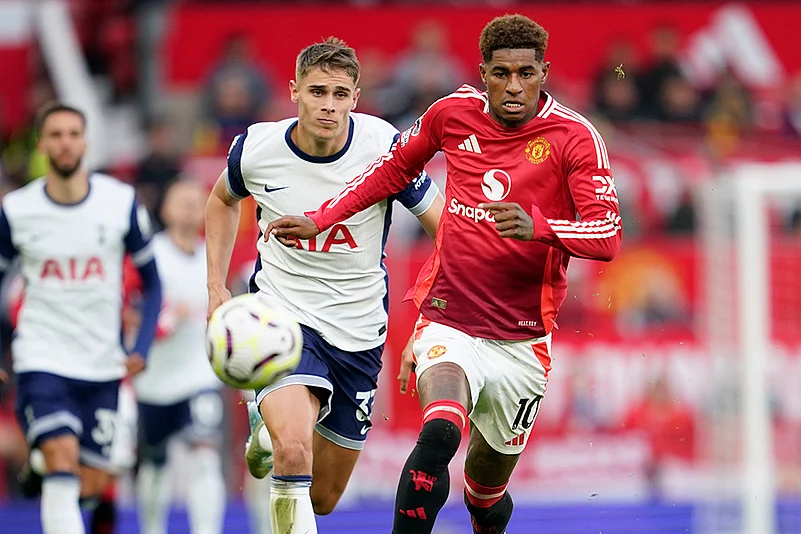 2024-25 English Premier League soccer Manchester United and Tottenham Hotspur_7