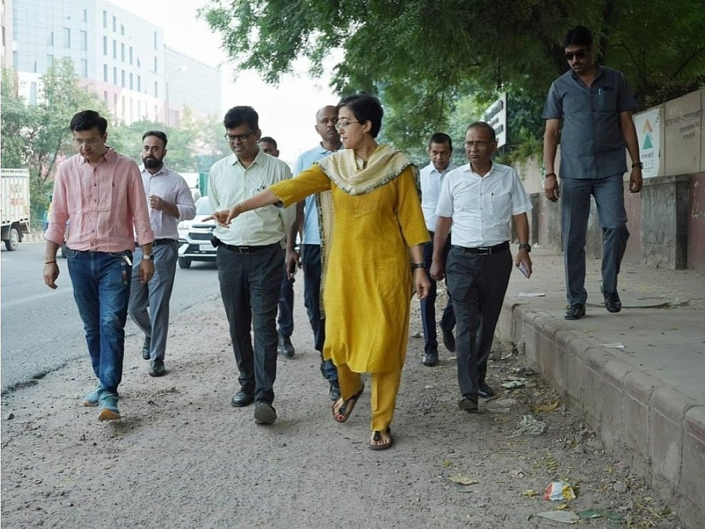 X/@AAPDelhi : 	On Sunday, Atishi held a meeting to review the condition of roads in the city and said that all ministers would inspect roads in designated areas for a week to identify those in need of repair.
