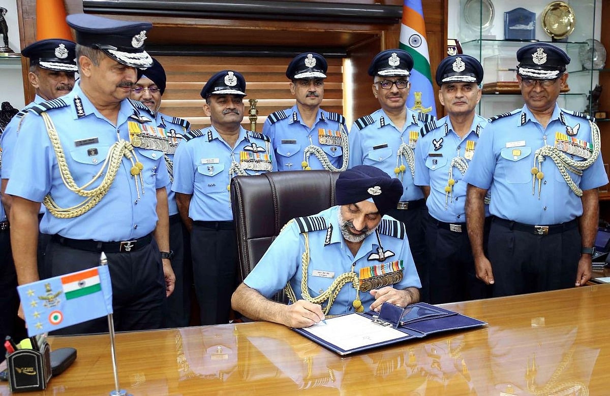 X/@IndiaCoastGuard : Air Chief Marshal Amar Preet Singh