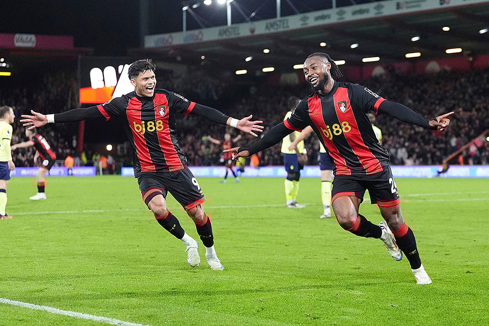 | Photo: Adam Davy/PA via AP : EPL 2024-25, Bournemouth vs Southampton: Bournemouth's Antoine Semenyo, right, celebrates scoring their side's third goal