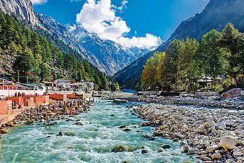 Gangotri town by the side of Bhagirathi river