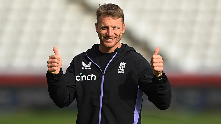 Buttler is back from injury for England - null