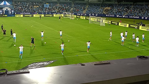 Mumbai City players warming up ahead of the big fixture.