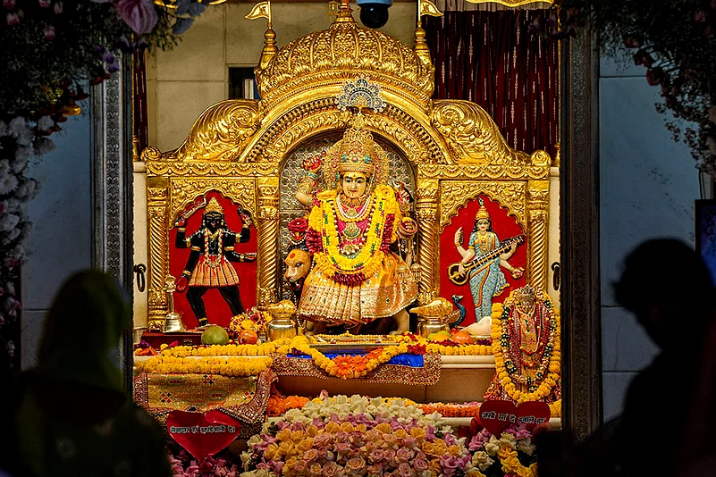 Navratri festival: Devotees at Jhandewala Mandir in Delhi