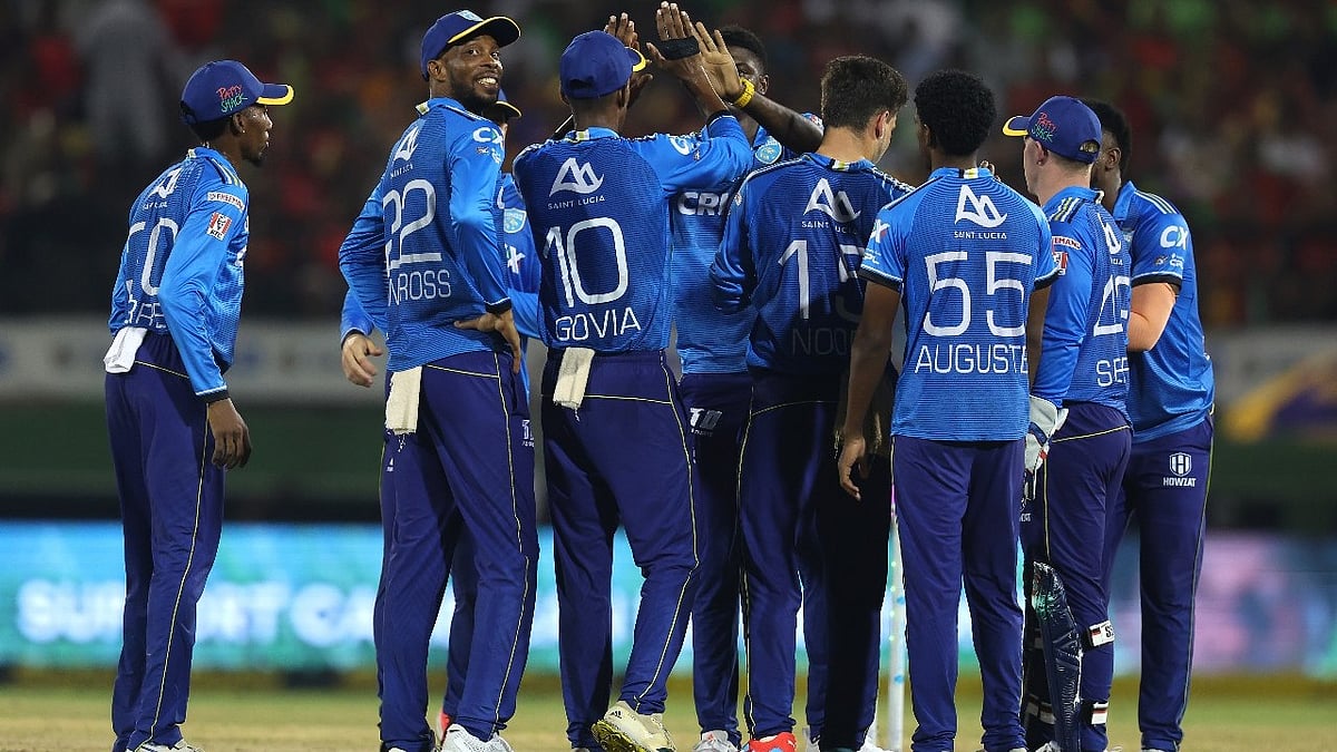 CPL : St Lucia Kings' players celebrate a wicket.