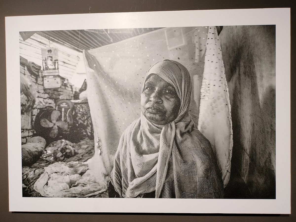 Apeksha Priyadarshini : Picture from Fatima Juned's photo exhibition Taaro'n Ke Darmeyan