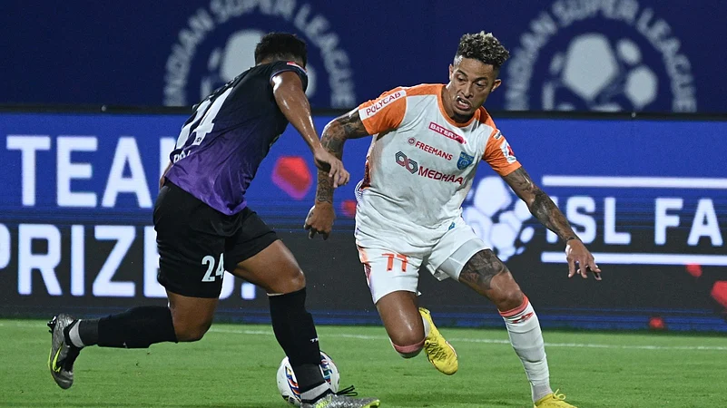 Kerala-blasters-odisha-fc-isl-football