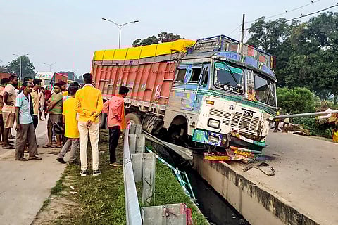 10 killed in road crash in UP's Mirzapur